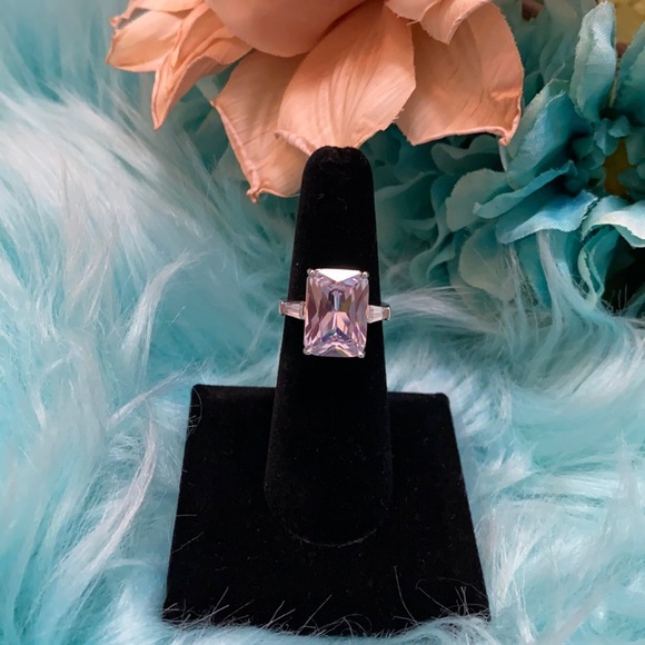 Large Radiant Cut Diamond Ring NEW! - Picture 4 of 7